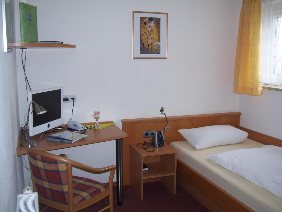 Zu Muellers Winkelhausen Hotel Langenmosen Exterior photo